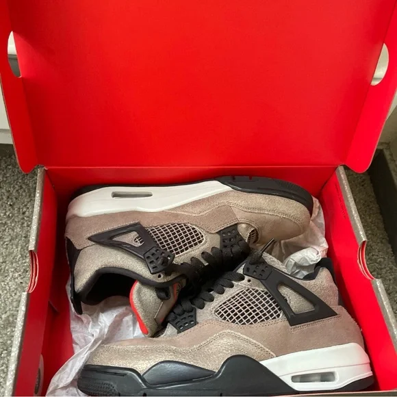 These are Jordan 4 taupe haze retro 4a